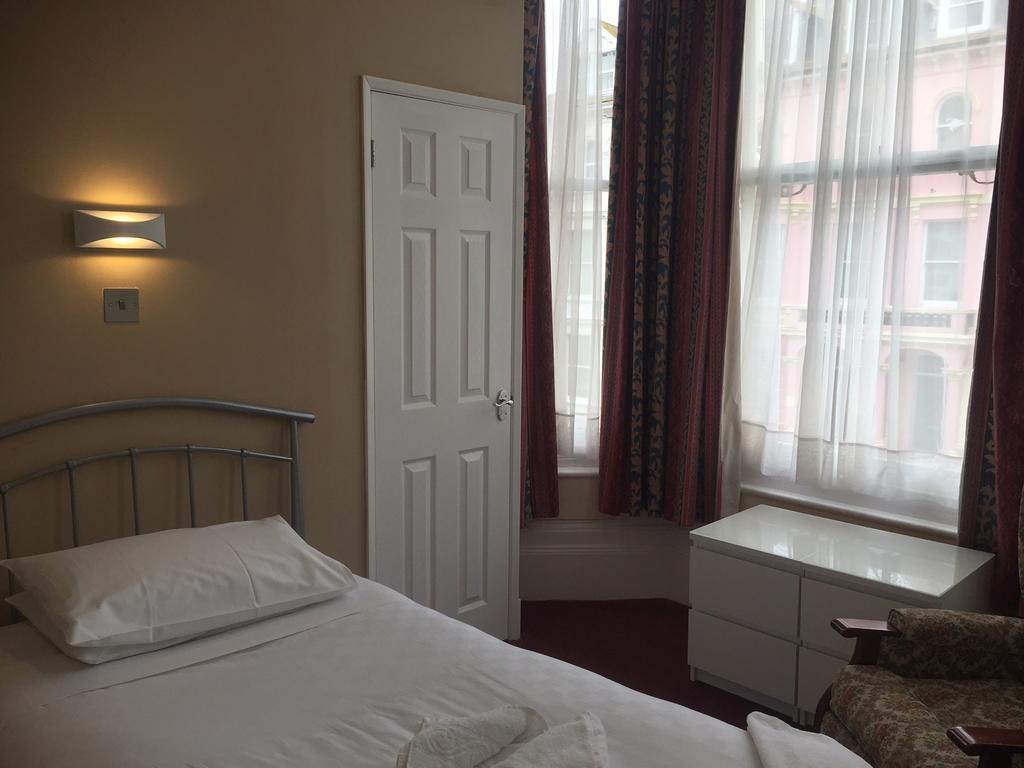 Hadleigh Hotel Истборн Екстериор снимка